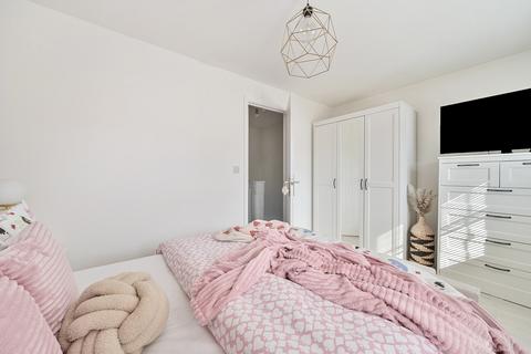 18 Bates Way, Moredon, Swindon, SN2 2EU