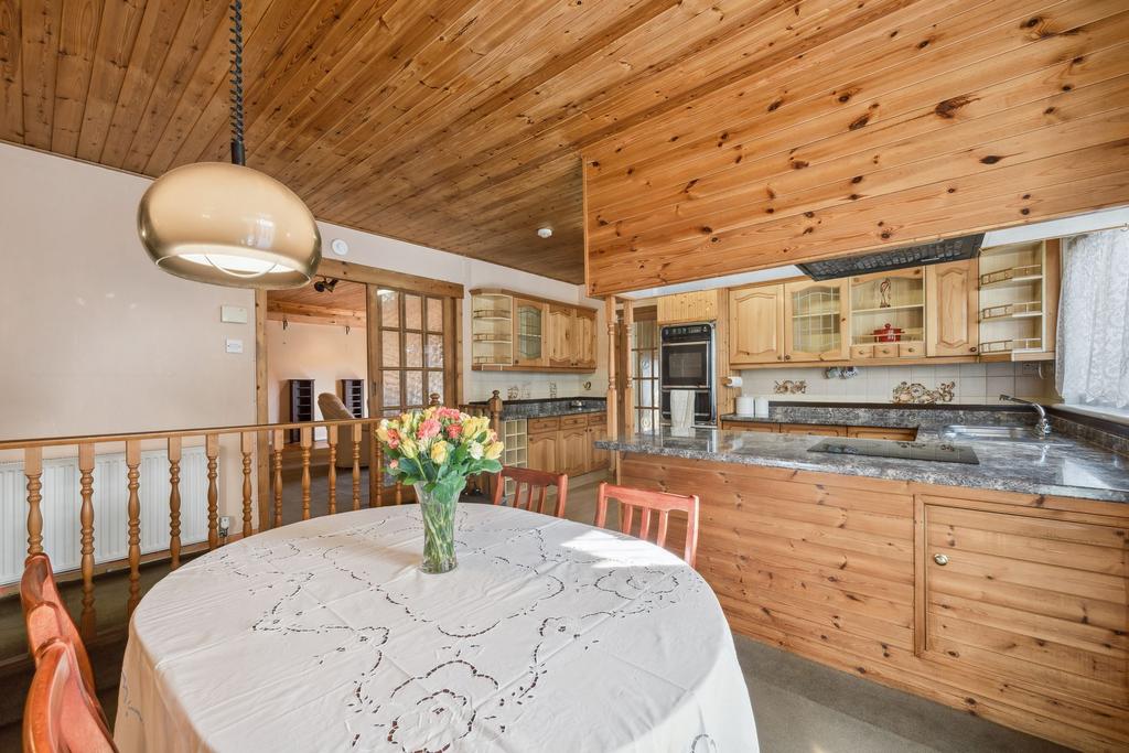 Kitchen / Dining Area