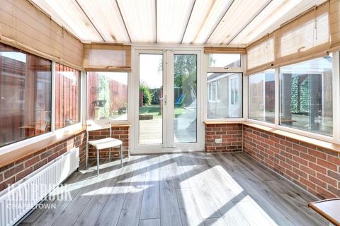 3 bedroom semi-detached house for sale, Elmfield Avenue, Sheffield Lane Top