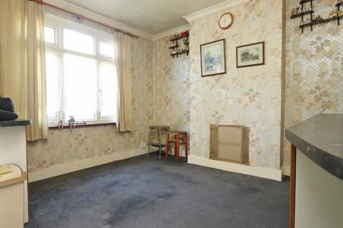 3 bedroom terraced house for sale, Drummond Avenue, Romford, RM7