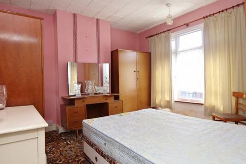 3 bedroom terraced house for sale, Drummond Avenue, Romford, RM7