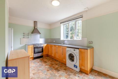 32 Whitchurch Road, Romford, RM3 9EH