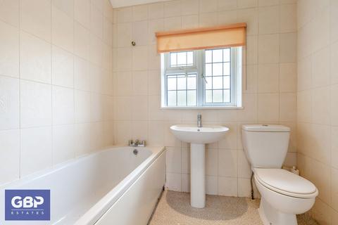 32 Whitchurch Road, Romford, RM3 9EH
