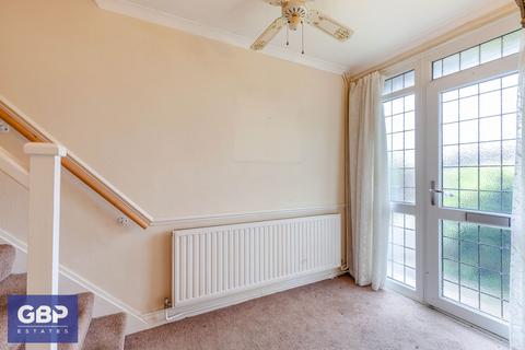32 Whitchurch Road, Romford, RM3 9EH