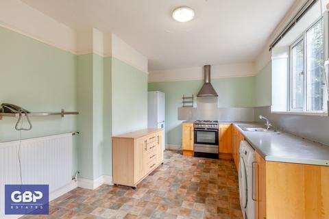 32 Whitchurch Road, Romford, RM3 9EH