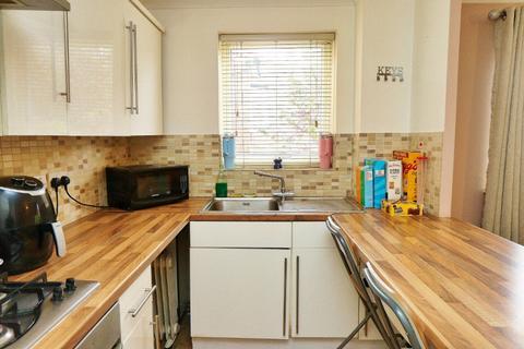 1 bedroom apartment for sale, Harkness Close, Harold Hill, RM3
