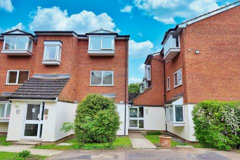 19 Harkness Close, Romford, RM3 9NX