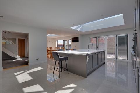 4 bedroom detached bungalow for sale, Chestnut Avenue, Bedhampton, Havant