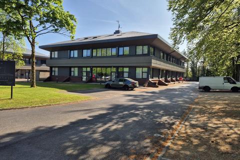 1 bedroom ground floor maisonette to rent, Fairview House, Ashwood Way RG23
