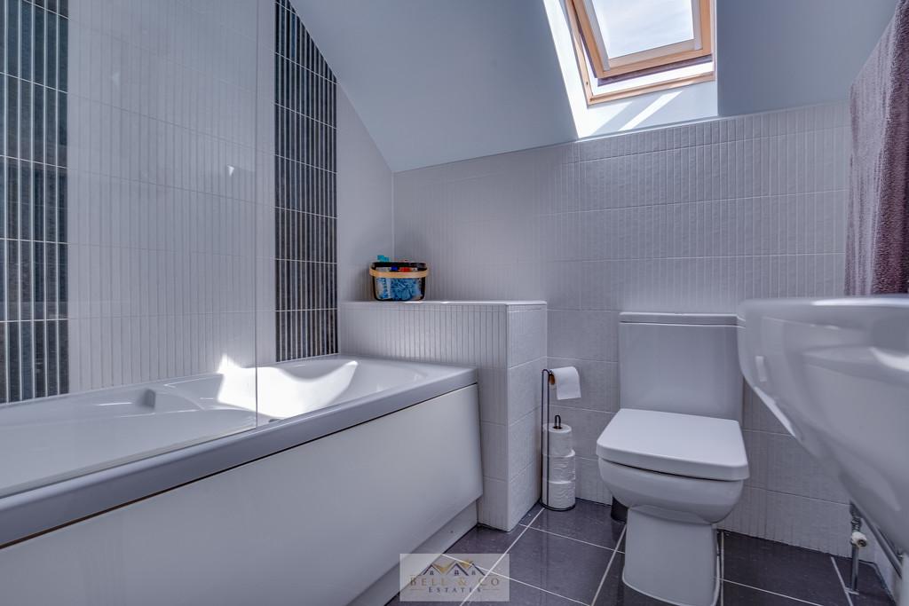 Bathroom 1.2