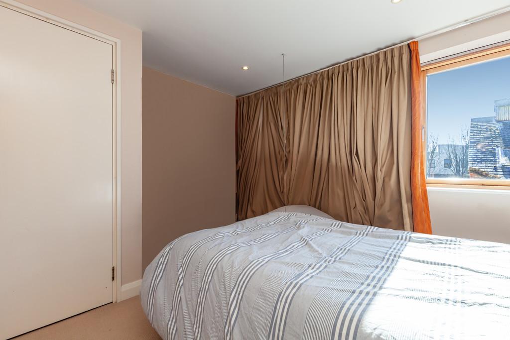 Bedroom 1- Angle 1