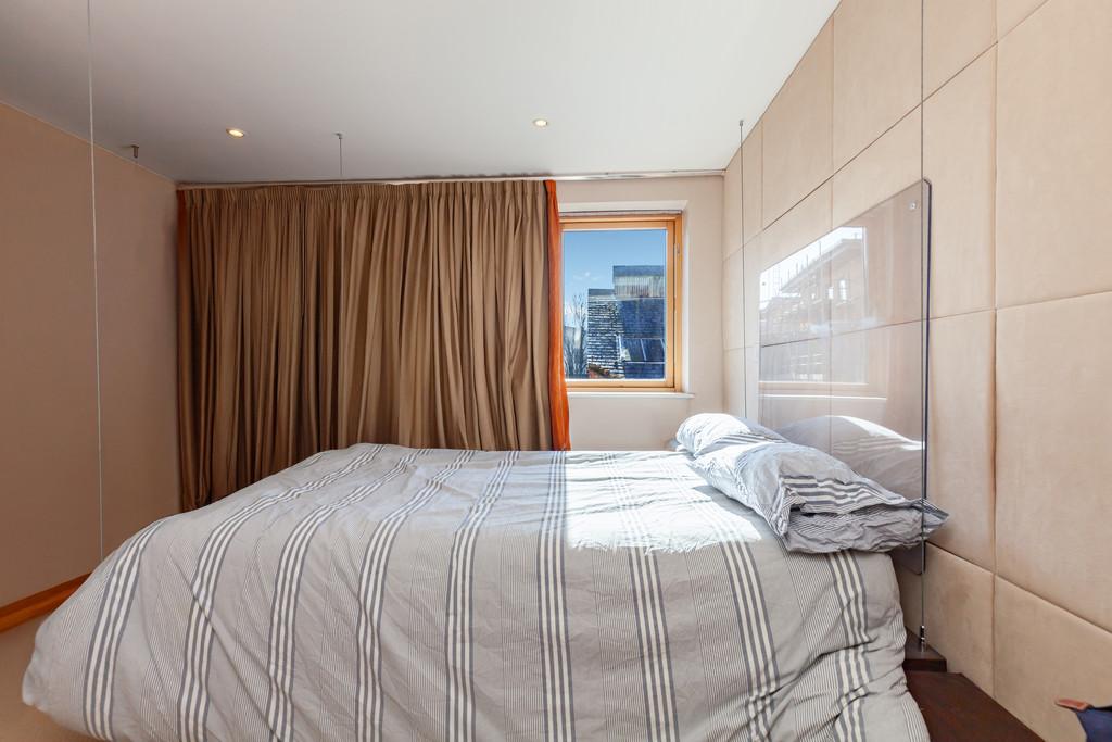 Bedroom 1- Angle 2