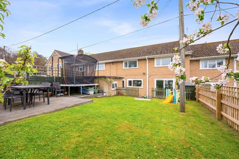 3 Meadow View, Winterbourne Stoke, Salisbury, SP3 4SS