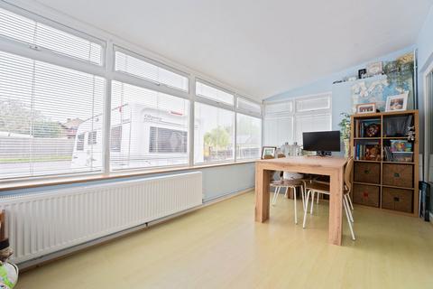 3 Meadow View, Winterbourne Stoke, Salisbury, SP3 4SS