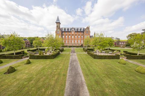 3 bedroom apartment for sale, Little Trodgers Lane, Mayfield