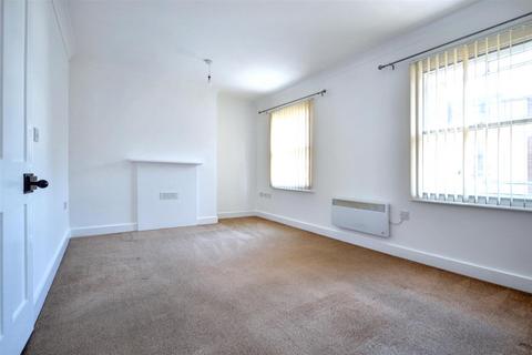 2 bedroom flat to rent, St. Giles Street, Town Centre, NN1