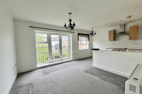 2 bedroom apartment to rent, Riverside Close, Romford