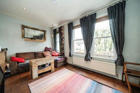3 bedroom flat for sale, Musard Road, London W6
