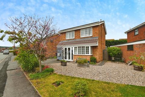 70 Newstead, Tamworth, B79 7UU