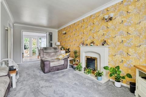 70 Newstead, Tamworth, B79 7UU