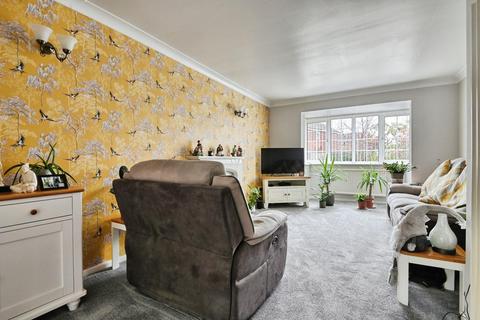 70 Newstead, Tamworth, B79 7UU