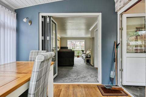 70 Newstead, Tamworth, B79 7UU