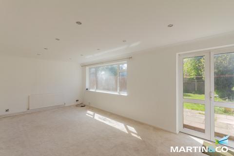 3 bedroom terraced house to rent, Christchurch Close, Edgbaston, B15