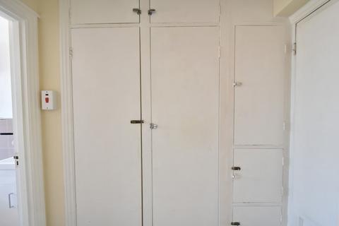 1 bedroom flat to rent, Lancaster Court, Kingsway, Hove