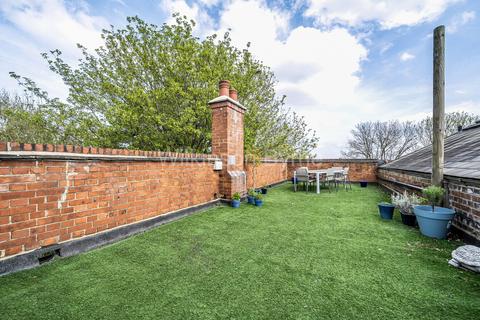 3 bedroom apartment for sale, Queens Avenue, Winchmore Hill N21