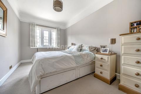 3 bedroom apartment for sale, Queens Avenue, Winchmore Hill N21