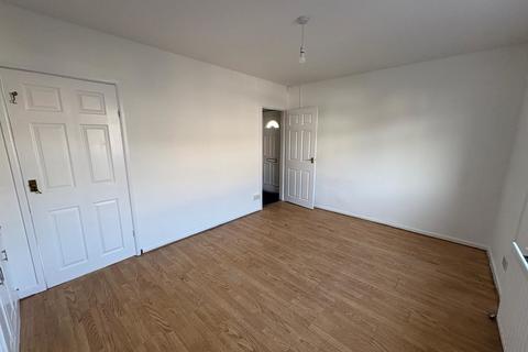 2 bedroom semi-detached house to rent, Tegid Road, Mayhill, Swansea