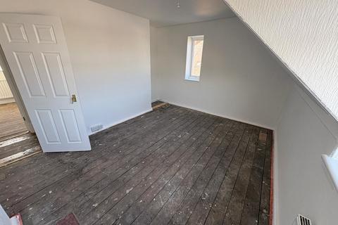 2 bedroom semi-detached house to rent, Tegid Road, Mayhill, Swansea