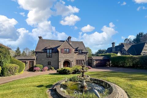 4 bedroom detached house for sale, Hillcroft Avenue, Purley, CR8