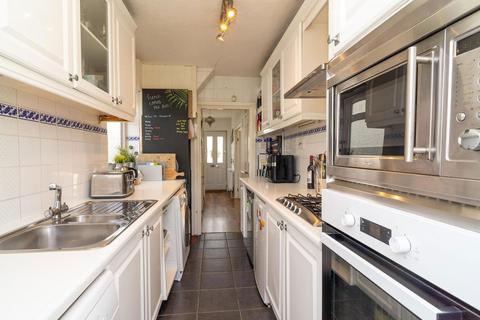 3 bedroom semi-detached house for sale, Deynecourt Gardens, London E11