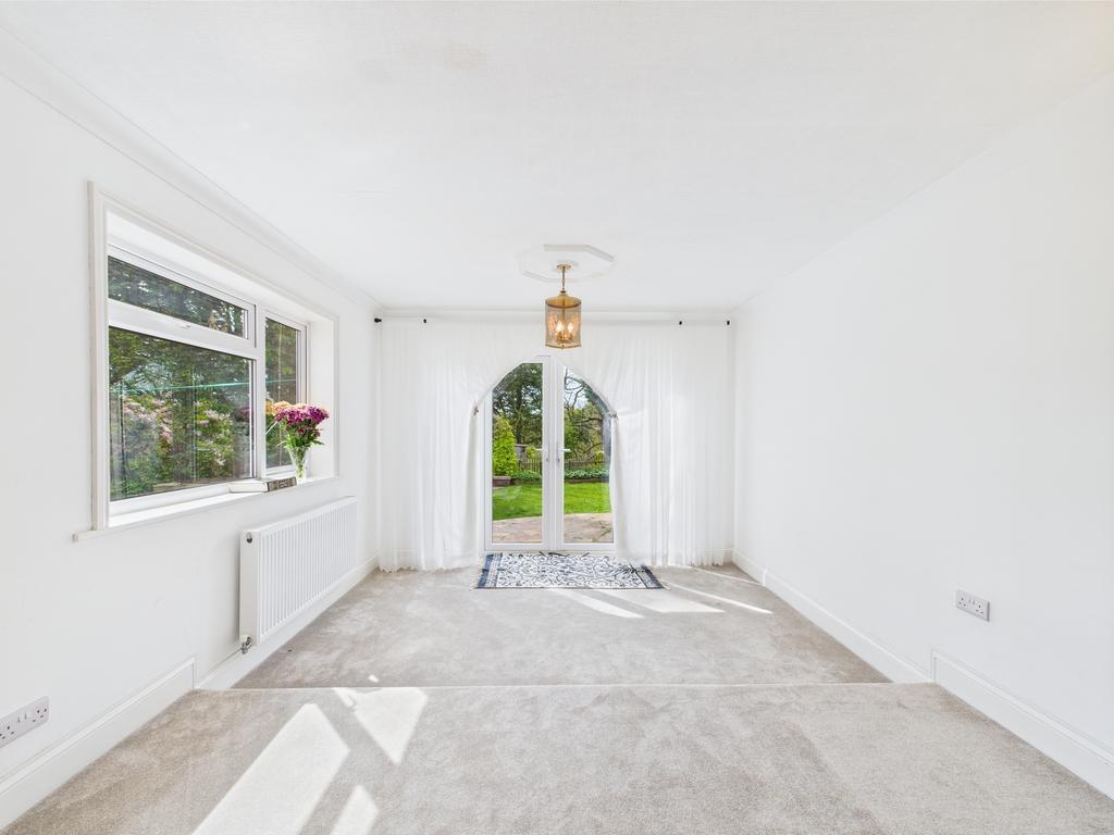 Living room/dining room