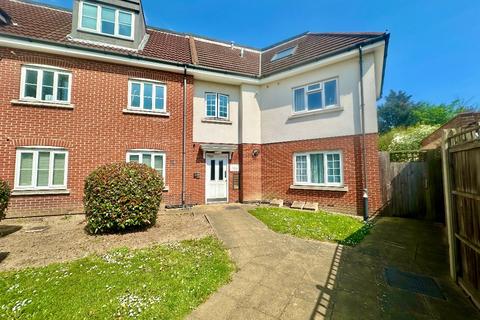 2 bedroom serviced apartment for sale, Pemberley Apartments, Romford