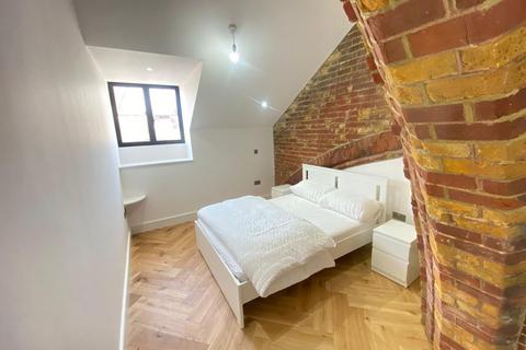 1 bedroom in a flat share to rent, Bellcote Apartments, 31 Arcadia Street, London, E14
