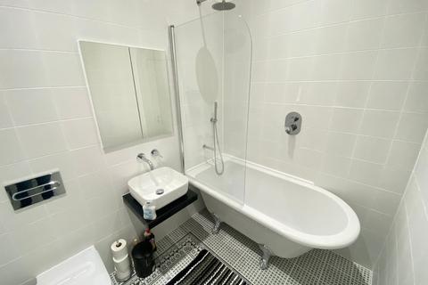 1 bedroom in a flat share to rent, Bellcote Apartments, 31 Arcadia Street, London, E14