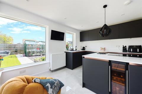 18 Cross Park, Crafthole, Torpoint, PL11 3BH