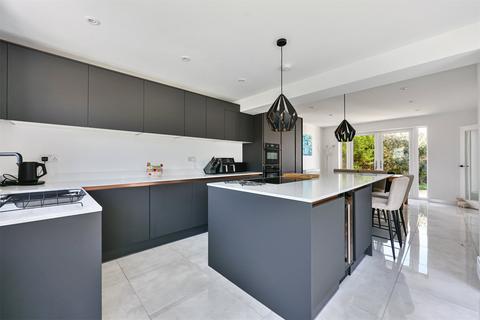 18 Cross Park, Crafthole, Torpoint, PL11 3BH