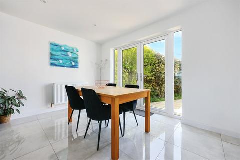 18 Cross Park, Crafthole, Torpoint, PL11 3BH