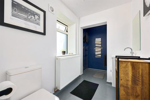 18 Cross Park, Crafthole, Torpoint, PL11 3BH