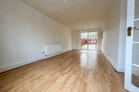 3 bedroom terraced house to rent, 3 Bedroom House To Let - HP19