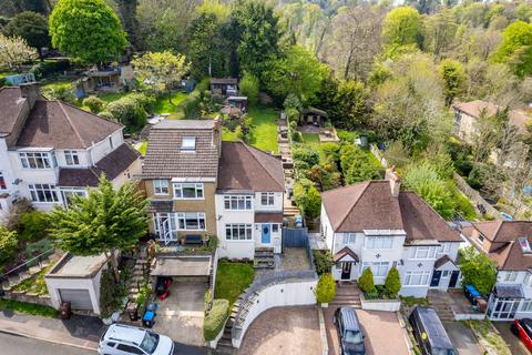 35 Newstead Rise, Caterham, CR3 6RS