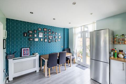 35 Newstead Rise, Caterham, CR3 6RS
