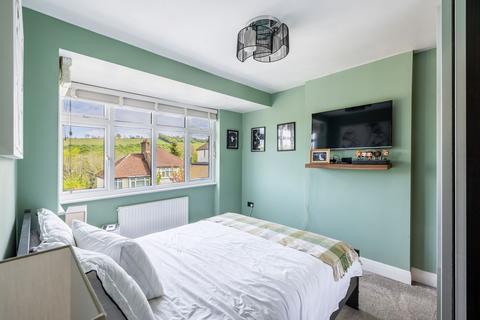 35 Newstead Rise, Caterham, CR3 6RS