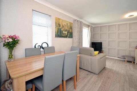 52 Titty Ho, Raunds, Wellingborough, NN9 6DF