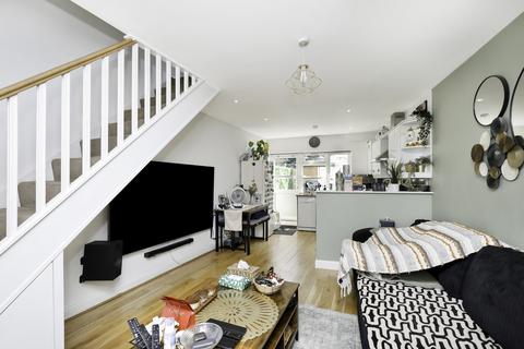 2 bedroom end of terrace house for sale, Shadwell Drive, Northolt, Greater London