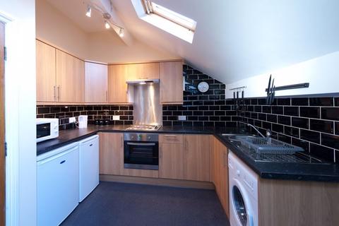 2 bedroom flat to rent, Midland Road, Leeds