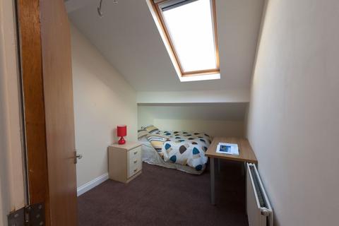 2 bedroom flat to rent, Midland Road, Leeds